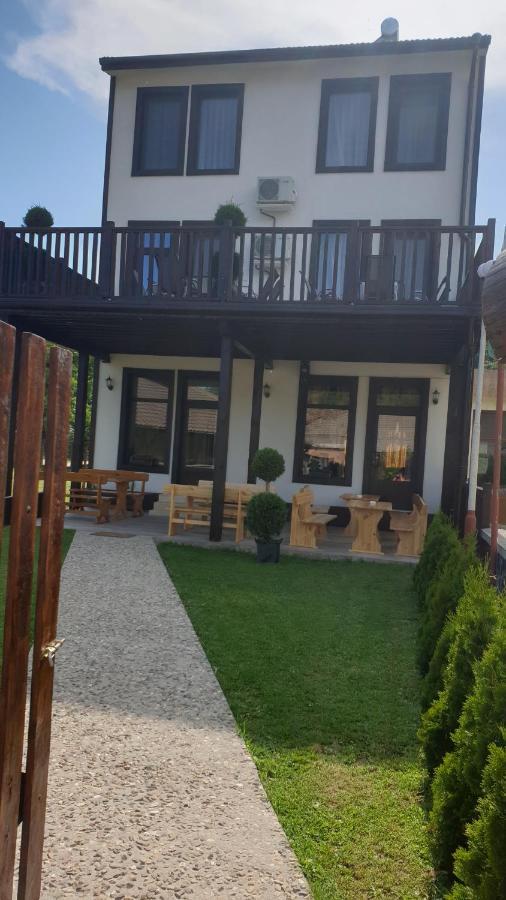 Бялата Къща Hotel Chakalarovo Exterior photo